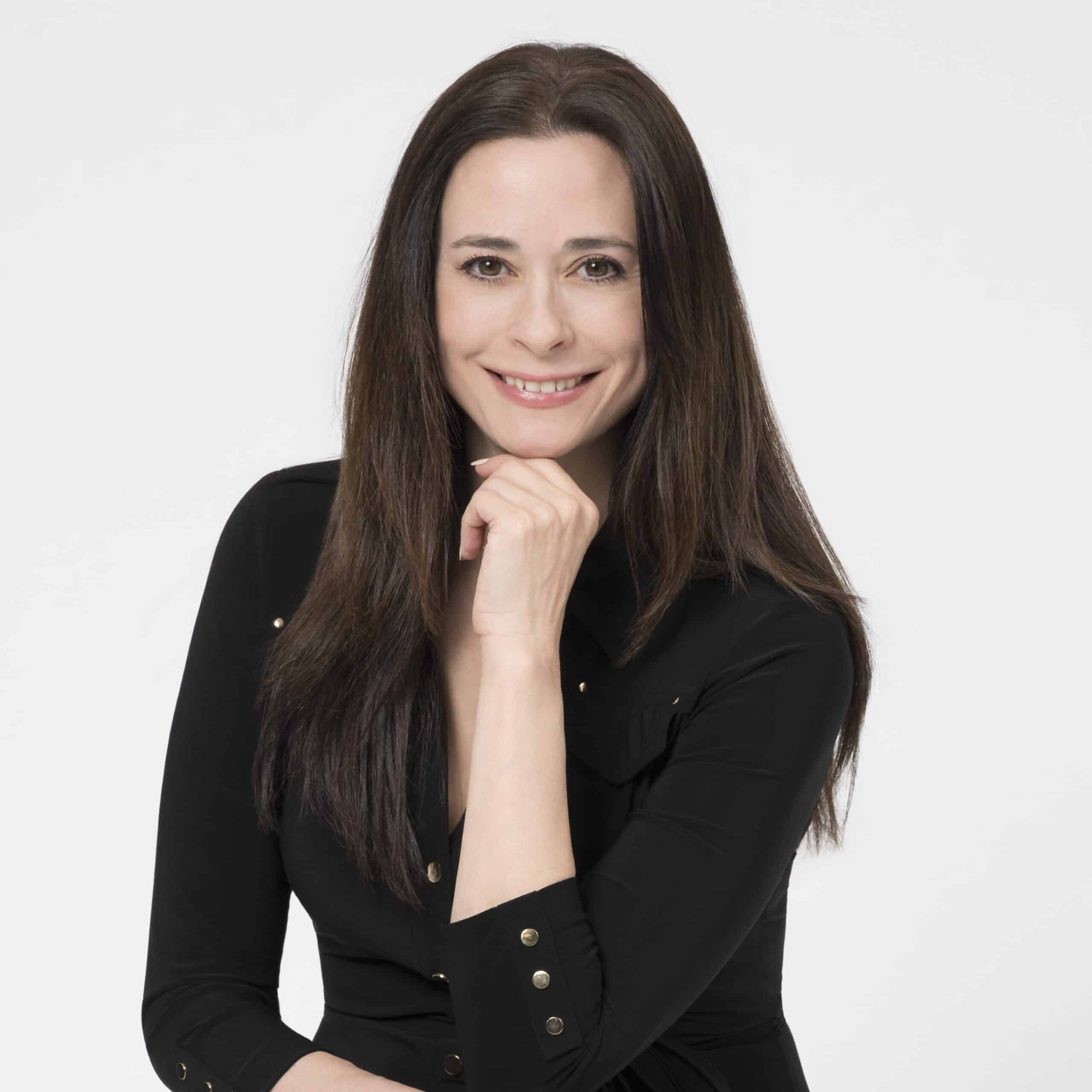 Headshot of instructor and director Amy